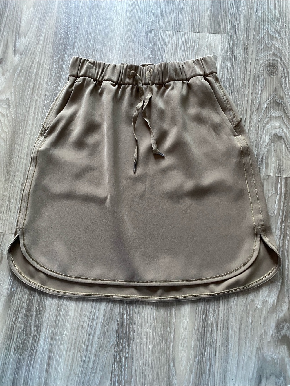 Lululemon Athletica On The Fly Skirt in Tan